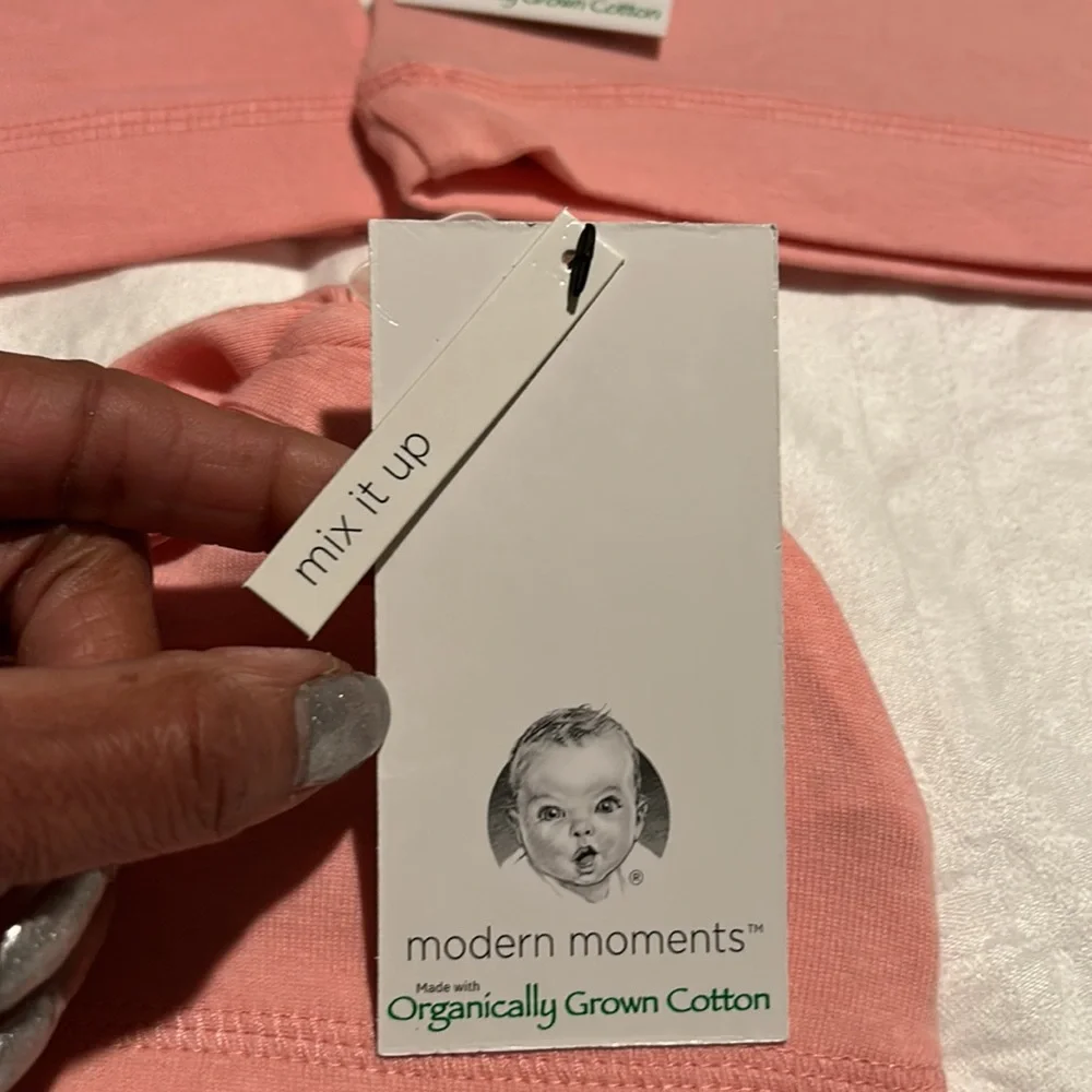NEW Set of 3 organic newborn Gerber baby caps‎ 👶🏻👶🏼👶🏾